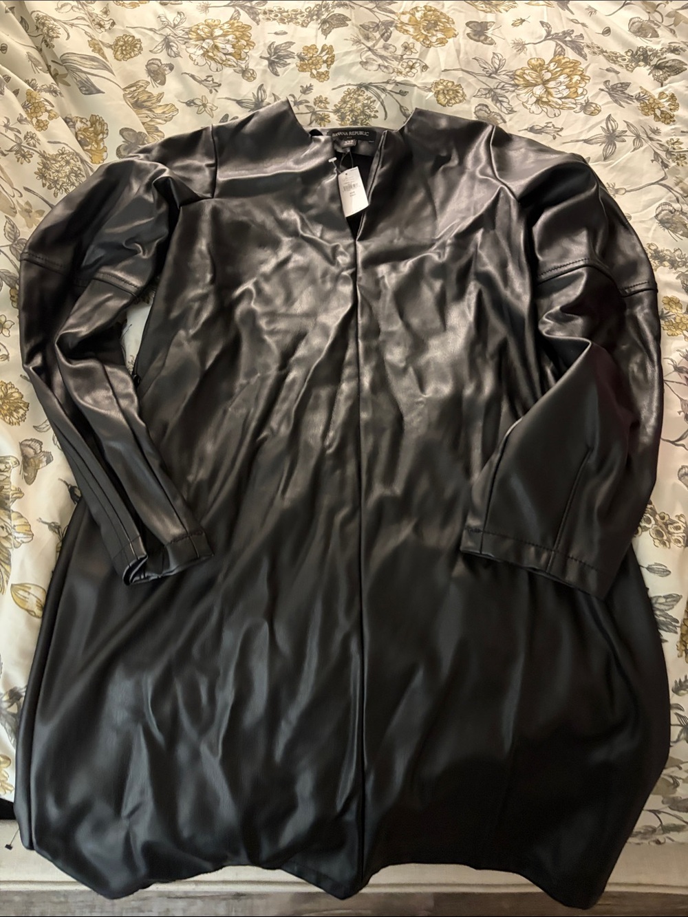 NWT faux leather dress does not have belt
